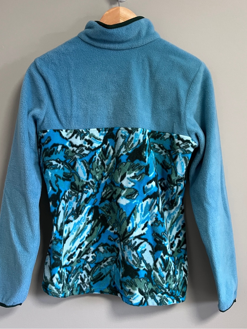 Columbia Blue and Teal Floral Fleece Snap Pullover - Picture 7 of 8